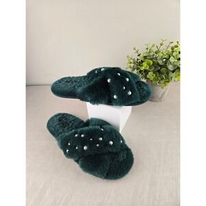 Victoria's Secret Fuzzy Slippers Pearls Emerald Green M M‎ Cozy Slides